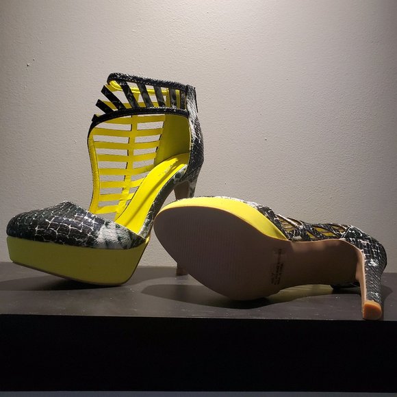 Neon yellow and snake print platform heels - Picture 2 of 2